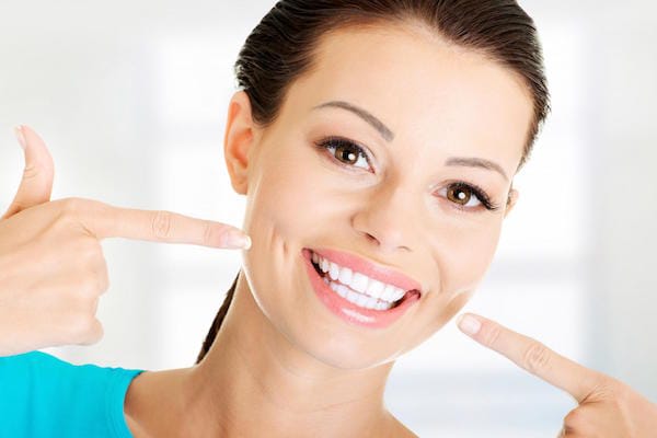 3 Ways to Whiten Teeth at Home